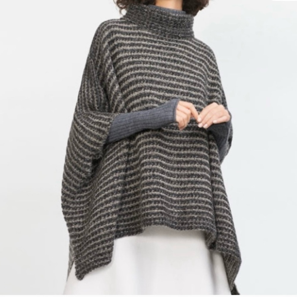 Zara Charcoal and Cream Striped Poncho Sweater Size M pre-owned.